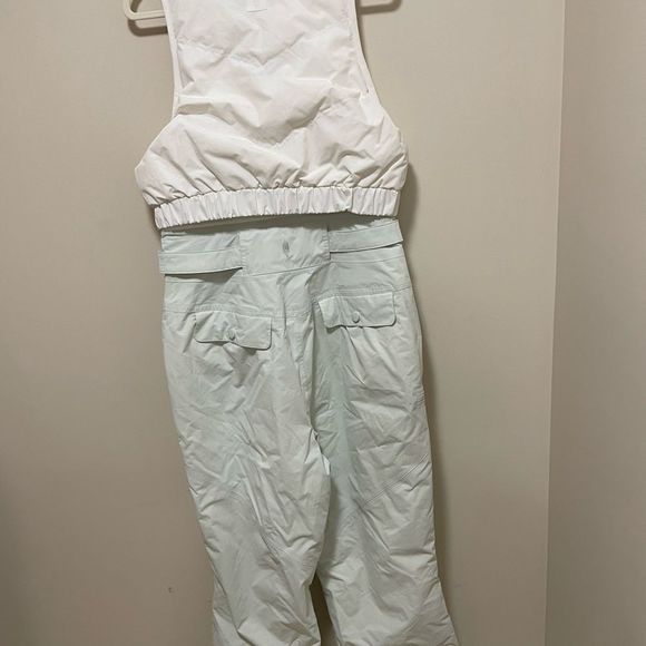 NWT Free People Around The Block Bib
Salt Spray Combo ski pants size L
MSRP $398 - Picture 14 of 15